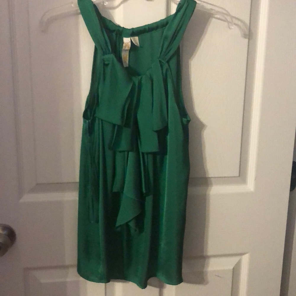 Beautiful Kelly Green sleeveless top